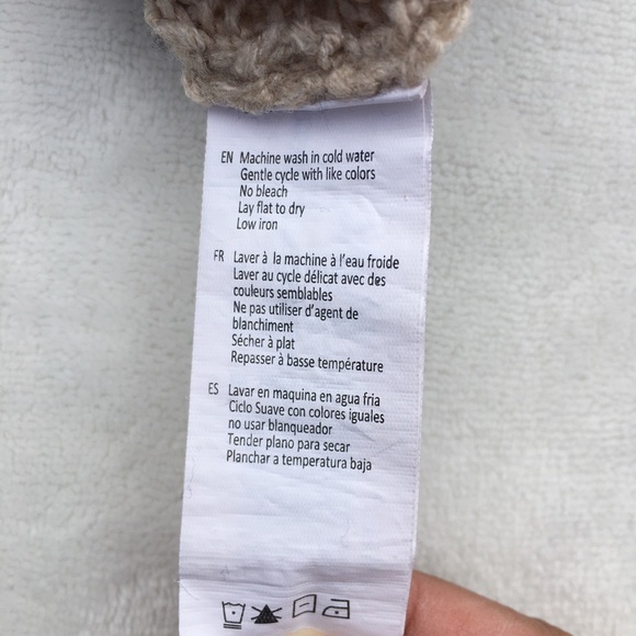 Urban Heritage Crop Top Button on Sleeves - Picture 6 of 6